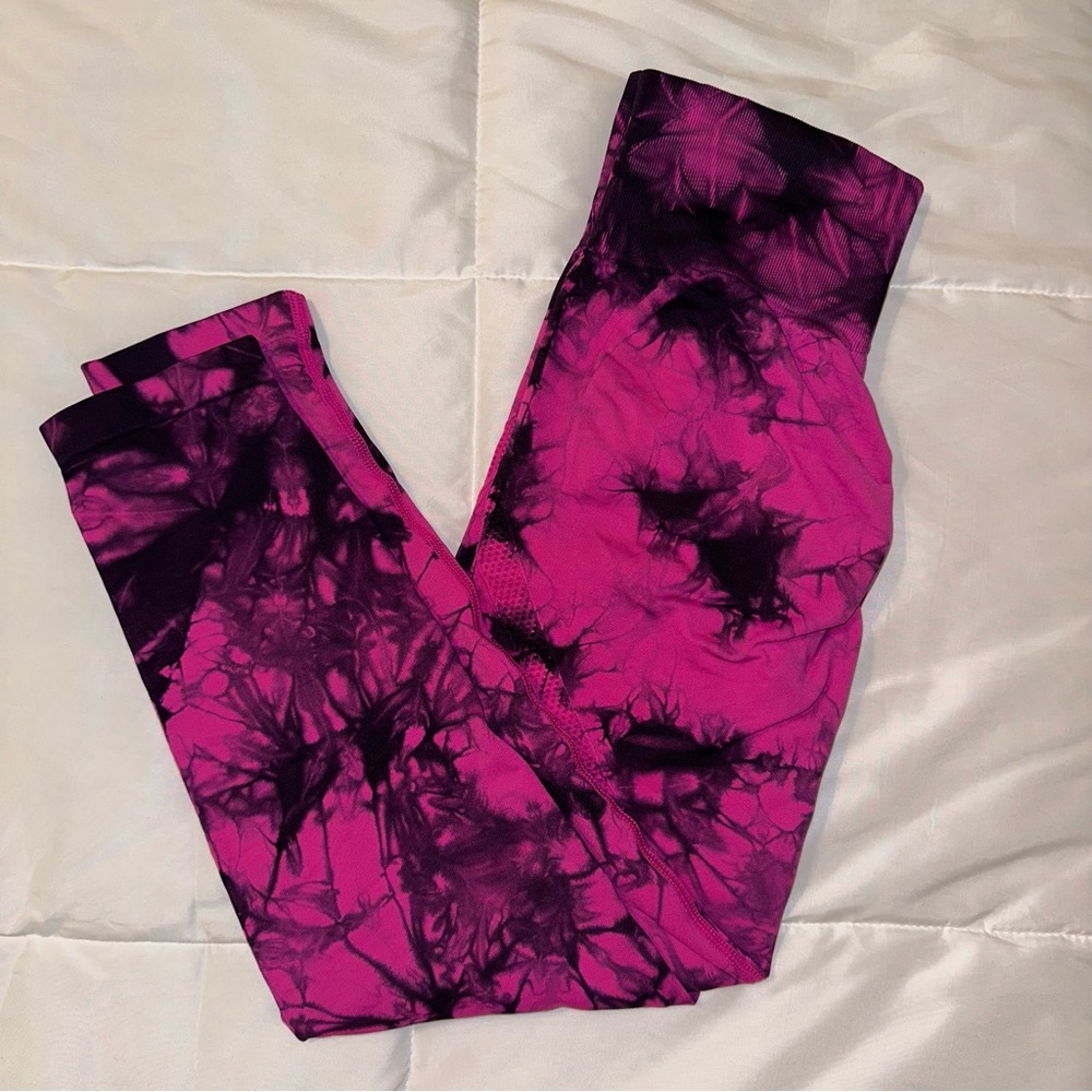 Pink and black tie dye scrunch butt leggings